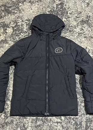 Продаю демісезонна куртка з капюшоном nike m nsw sw air syn fill jkt