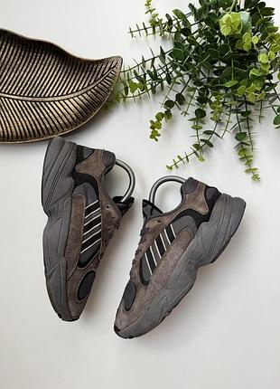 Кросівки adidas yung-1 2