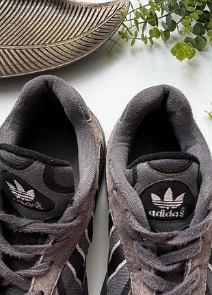 Кросівки adidas yung-1 6