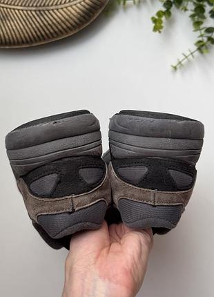 Кросівки adidas yung-1 7