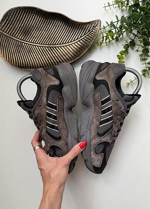 Кросівки adidas yung-1 3