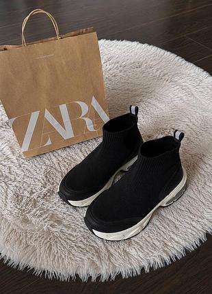 Кросівки для дівчинки чорні zara кросівки-носок 34 zara