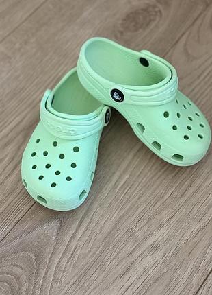 Дитячі шльопанці crocs с9 25-26 розмір