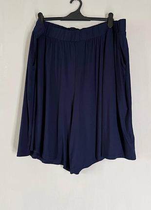 Новые вискозные шорты-кюлоты батал yours u9 26-28 (5xl-6xl) / широкие трикотажные шорты-юбка темно-синие 95% вискоза