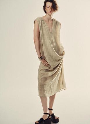 Cукня миди с эффектом жатки оверсайз от zara