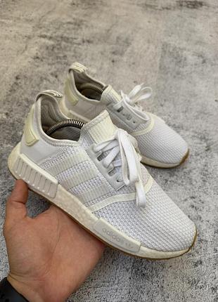 Оригінальні жіночі кросівки adidas nmd_r1 off white