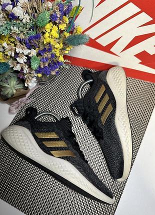Оригінальні кросівки adidas 5