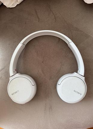 Наушники sony wh-ch 510. подушечки немного затертые, usb в комплекте без кабеля