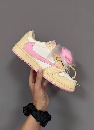 Кросівки жіночі nike air jordan 1 x travis scott | butter cream / pink