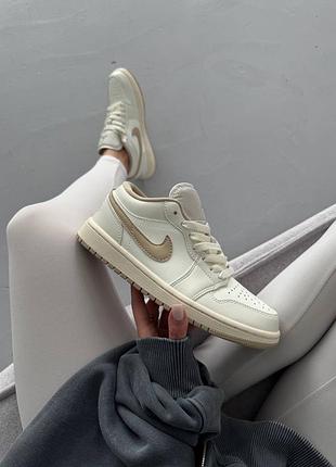 Кроссовки женские nike air jordan retro 1 | sail / tan premium