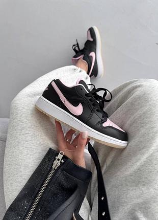 Кроссовки женские nike air jordan retro 1 low | black / pink premium