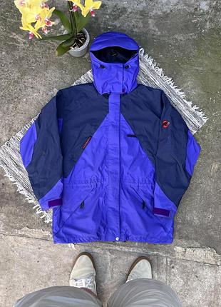 Вінтажна синьо фіолетова вітровка mammut на goretex подовжена з маленькими вишитими логотипами