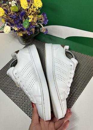Оригінальні кросівки adidas 4