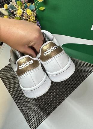 Оригінальні кросівки adidas 5