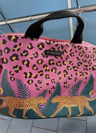 Чехол для ноутбука або ipad від британського бренду oliver bonas із колекції leopard palm pink
