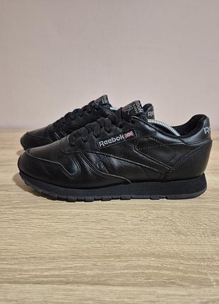 Кросівки reebok.