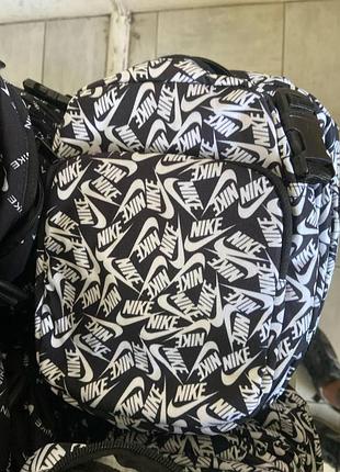 Барсетка чорна nike v7