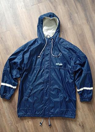 Брендовая куртка adidas.