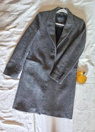 Стильне сіре пальто у ялинку / риб'ячу кість zara woman (розмір s)