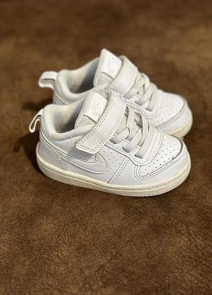 Оригінальні дитячі кросівки nike 21 розмір (13см) б/в