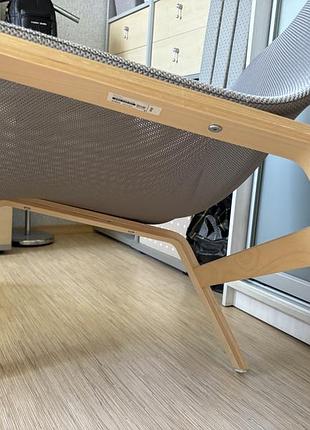 Крісло сіре на деревʼяному каркасі ikea 2