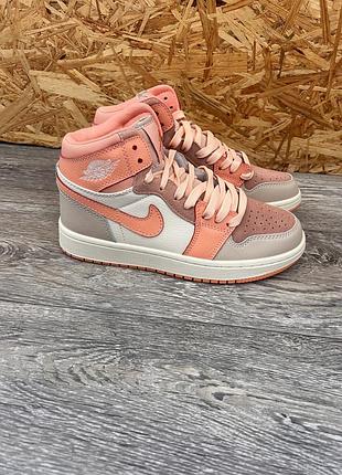 Високі шкіряні жіночі кросівки nike