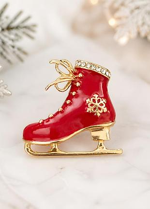 ⛸️🎄 елегантна новорічна брошка «ковзан» з червоною емаллю та стразами ✨