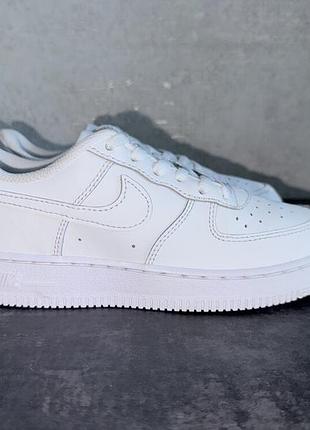 Шкіряні кросівки nike air force 1 low оригінал р-р 32-33 уст 21 cм.