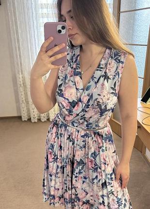 Жіноча сукня