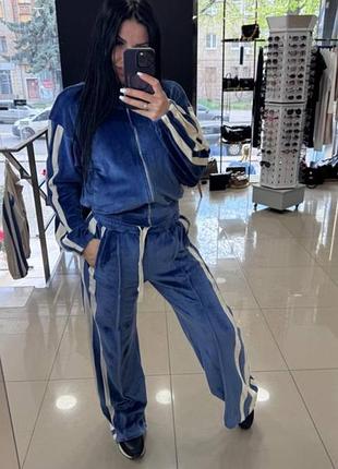 Жіночий костюм велюр