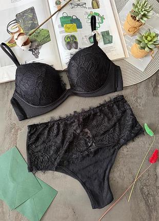Красивий комплект білизни від intimissimi