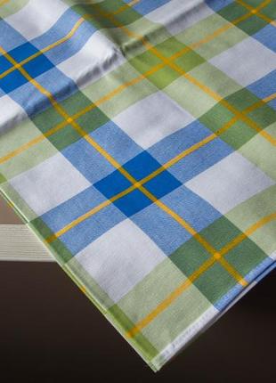 Скатерть и салфетки в клетку