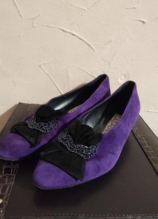 Шикарні вантажні замшеві туфлі casadei
