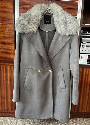 Пальто жіноче river island, стан новий, хутро з'ємне, пг 48 см, довжина 80 см, плечі 38 см