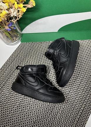 Оригинальные кроссовки на липучке nike