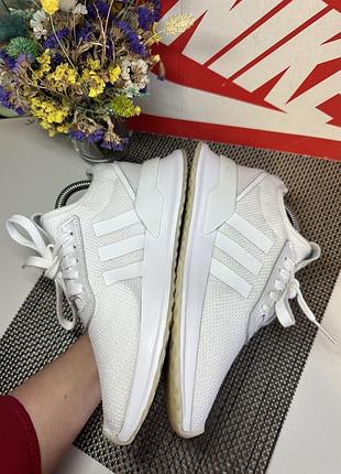 Оригінальні кросівки adidas 5