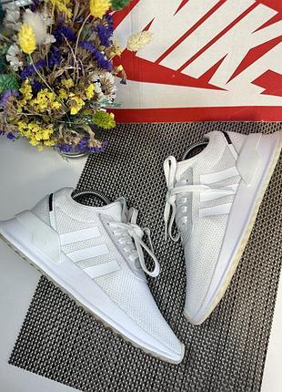 Оригінальні кросівки adidas 7