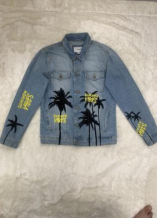 Джинсова куртка pull&bear summer vibes з принтом, розмір l