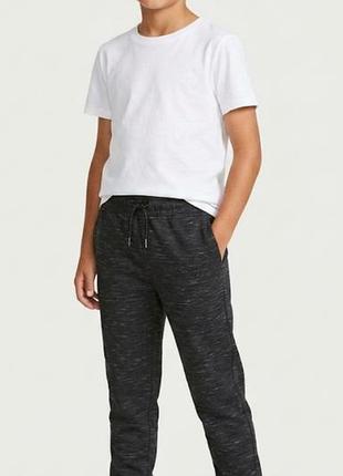 Спортивні штани для хлопчика 9-10 років primark