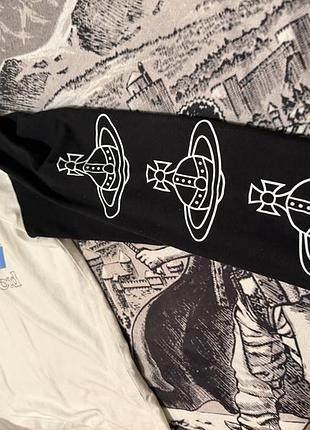 Кофта від vivienne westwood у співпраці з palace у багатофарбовому дизайні
