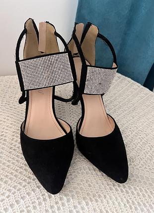 Туфлі вечірні