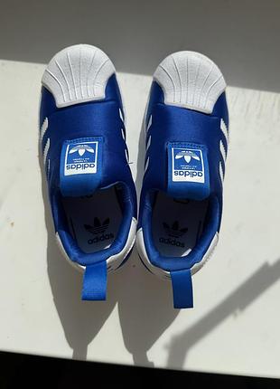 Продам кросівки superstar adidas довжина устілки 19.5 ширина 6 см.