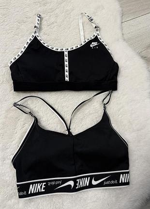 Два нових топи nike