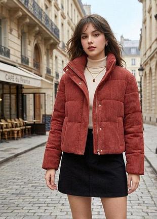 Куртка женская бренда primark 🔥
полуобхват груди - 52 см
длина изделия -55 см
длина рукава -57; 
по плечам- 46 см.