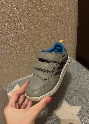 Кросівки adidas 3