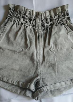 Джинсовые шорты bershka серые