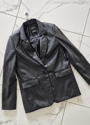 Пиджак женский искусственная кожа от pull &amp; bear 4