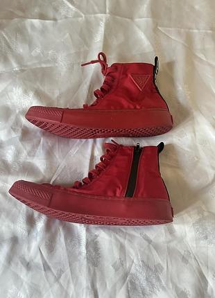 Женские высокие кеды guess los