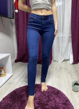 Джинси skinny