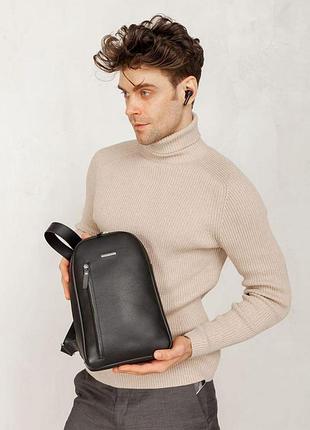 Черный кожаный мужской рюкзак на одно плечо chest bag